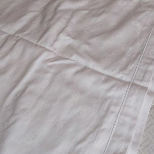 Tablecloth set with 12 napkins used, white