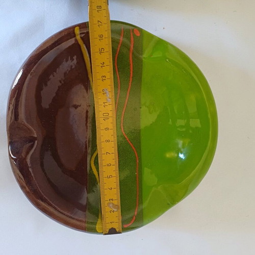 Set of 2 ceramic ashtrays like new, green and brown