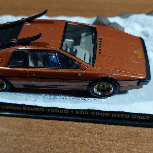 James Bond model cars used with defects, set of 4
