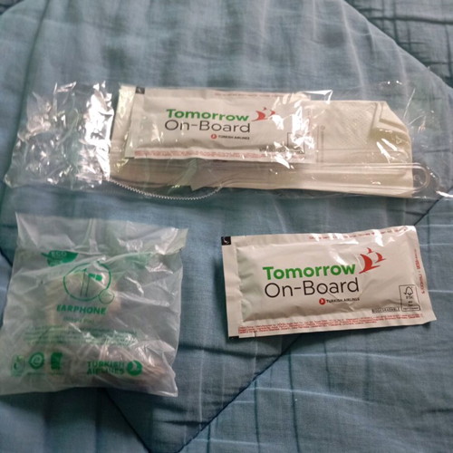 Turkish Airlines food set and earphones new
