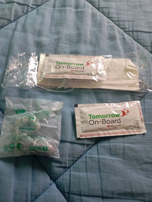 Turkish Airlines food set and earphones new