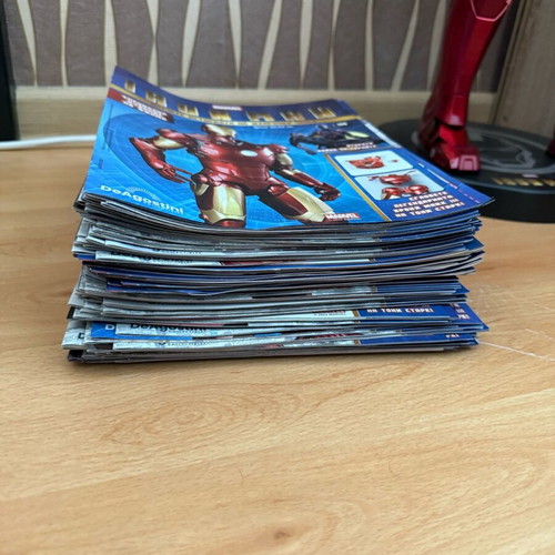 Iron Man Mark 3 Deagostini set like new with 100 Bulgarian comic books