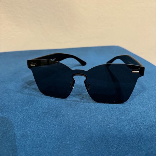 Sunglasses like new unworn