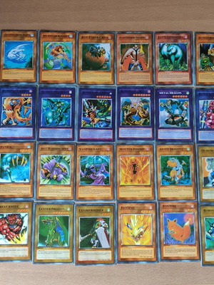 Σετ καρτών Yu-Gi-Oh! 24 τεμαχίων, σαν καινούργιο