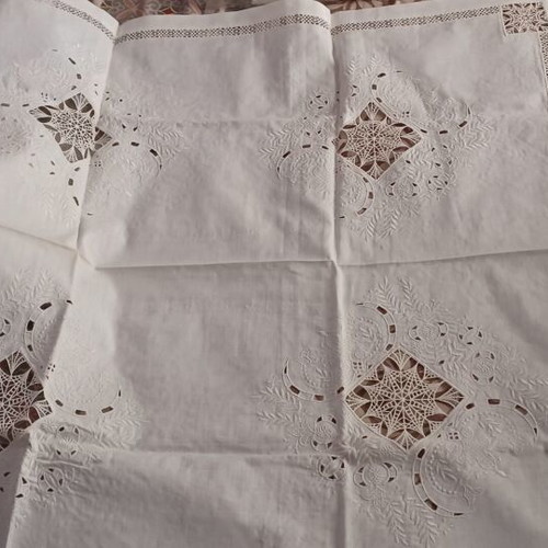 Vintage cutwork tablecloths like new, set of 2