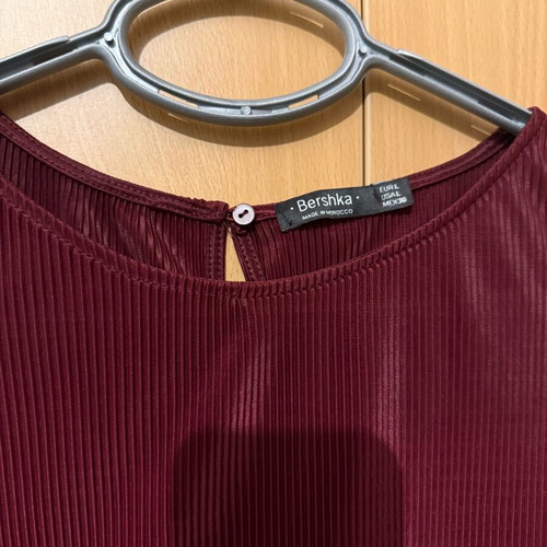 Bershka blouse burgundy pleated with ruffles size L like new