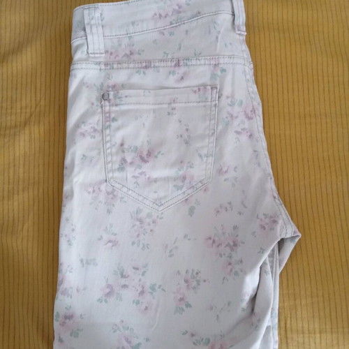 Benetton bermuda multicolor like new, size S-M