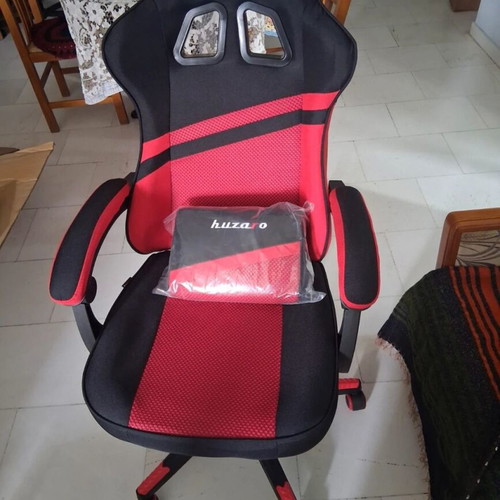 Huzaro Force 4.4 Gaming Chair Slightly Used