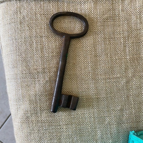 Old key used 13 centimeters