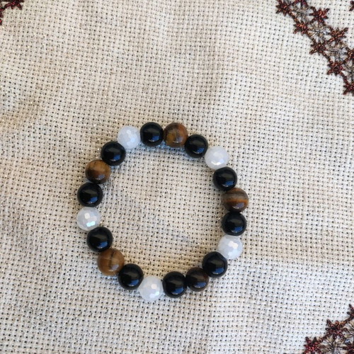 Elastic bracelet with semi-precious stones made to order