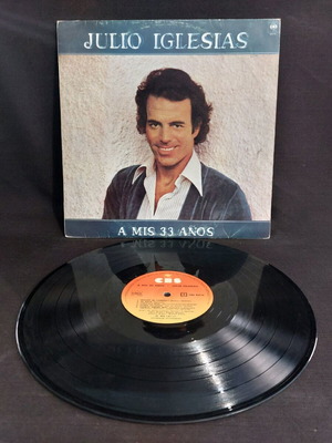 Julio Iglesias A Mis 33 Años vinyl used, Latin