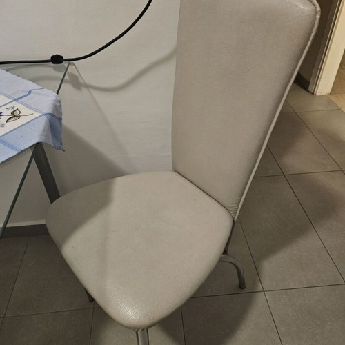 Glass dining table with 4 chairs used