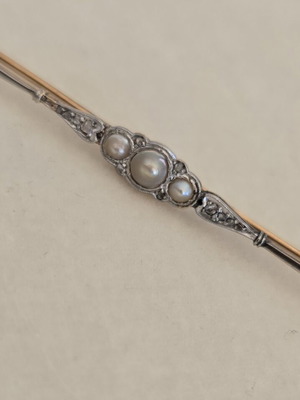 14K gold antique brooch with pearls and small diamonds