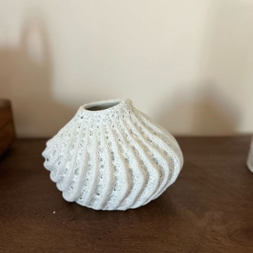 H&M vase new, white, dimensions 16x16