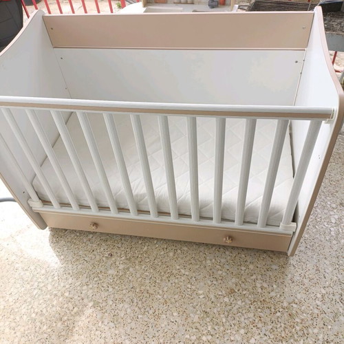 Lorelli baby cot used with Grecostrom mattress