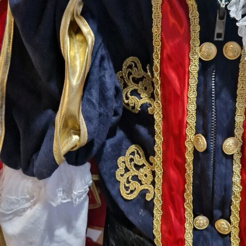 Carnival costume Prince like new, size 4