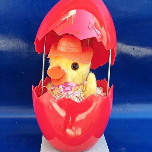 El Greco Easter egg plastic with chick used