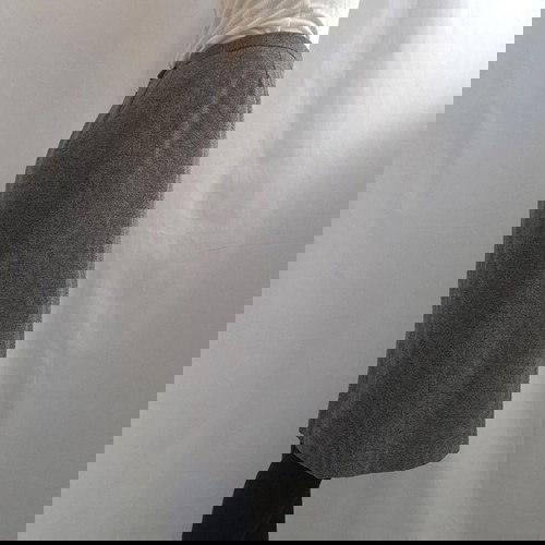 Max Mara women's wool skirt size 38 M like new, gray