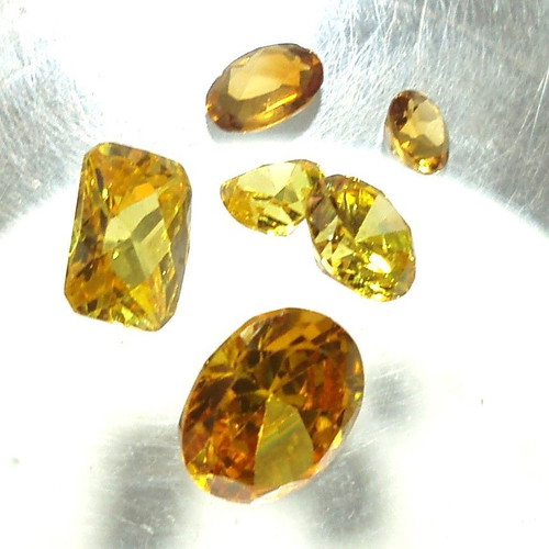 Citrine minerals 6 pieces with various cuts and colors 19.60 ct