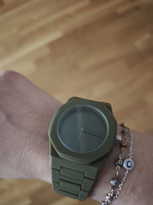 Khaki unisex watch new, battery in use, 33.5 mm diameter