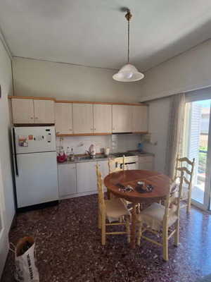 Διαμέρισμα στη Νίκαια 110 τ.μ., 3 υπνοδωμάτια, μπαλκόνι, ανελκυστήρας