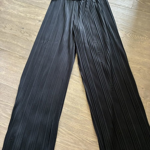 Calvin Klein pleated palazzo pants like new, size S-M, black and blue