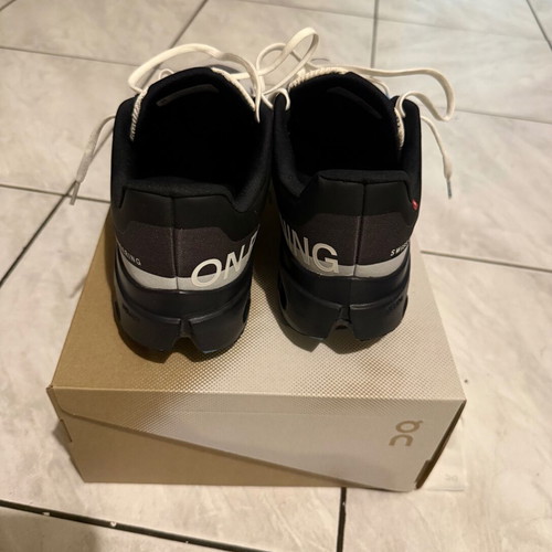 On Cloudsurfer Next Lumos sneakers size 42.5 like new black/dew