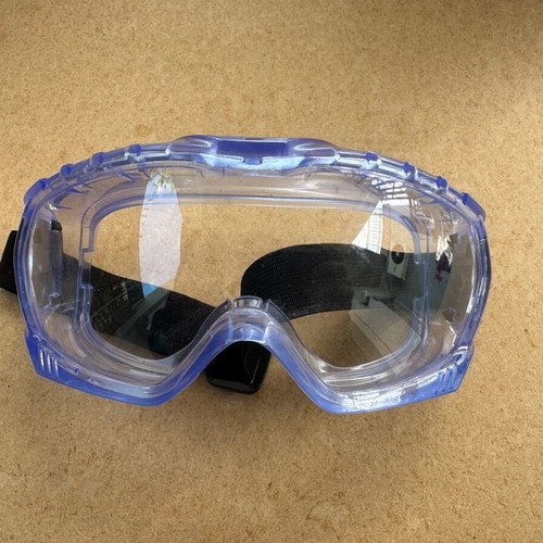 Protective goggles anti-fog transparent like new