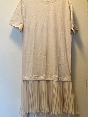 Zara cream dress with pleated cotton fabric, like new, size M