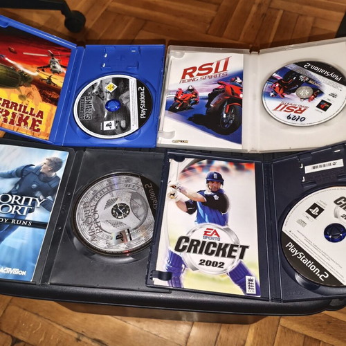 Παιχνίδια PlayStation 2 μεταχειρισμένα, πακέτο με Minority Report, Cricket 2002, Guerilla Strike, Riding Spirits 2