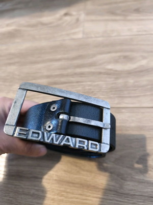 Δερμάτινη ζώνη Edward Jeans μαύρο ματ σαν καινούργιο, 115 εκ.