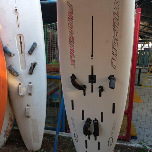 Surfing board used, dimensions 8’6’’ x 22’’ x 2 ¾’’