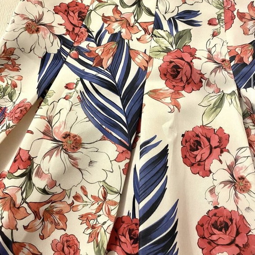 Floral skirt like new, size M 38 10, white multicolor