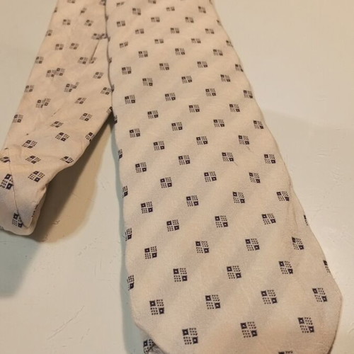 Hugo Boss tie like new 100% silk white and blue