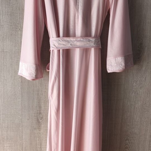 Pink satin vintage robe size S like new with embroidered details