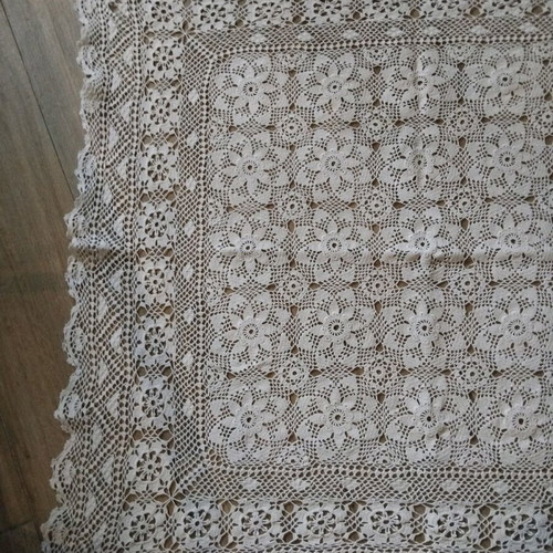 Knitted tablecloth used, 88 cm