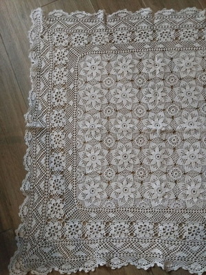Knitted tablecloth used, 88 cm