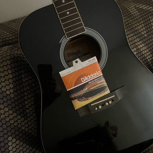 Acoustic guitars like new with cases, left and right handed