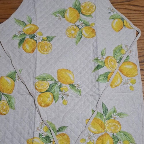 Quilted cotton kitchen apron new with lemon design