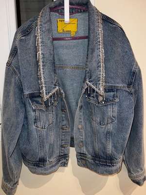 Denim jacket with rhinestones new, Signature 8, size small, blue