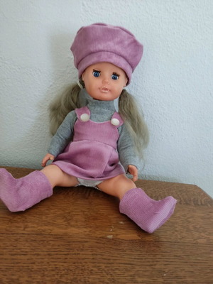 Kehagia doll 33cm used, good condition, working eyes