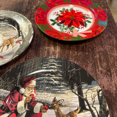 Christmas plates like new, set of 5 pieces