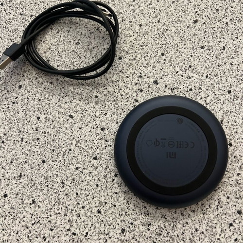 Xiaomi wireless charging pad like new with cable