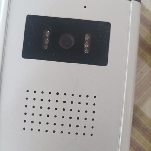Video door phone external unit with 2 internal units