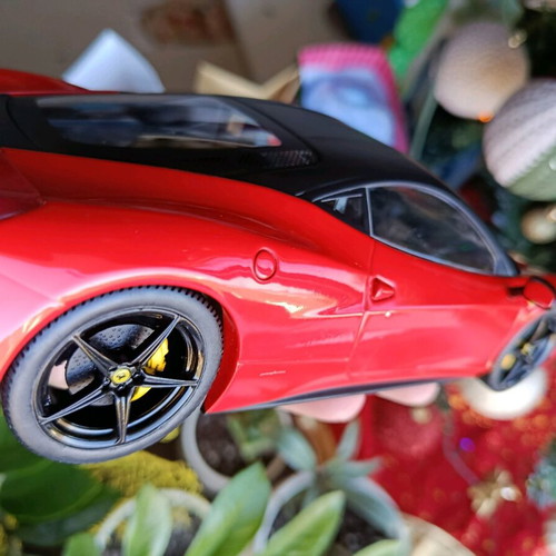 Ferrari 458 Italia 1/18 red sealed body new