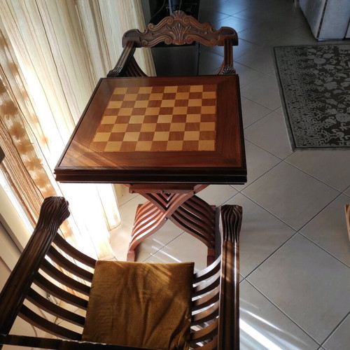Chess furniture like new with 2 chairs and backgammon Italian