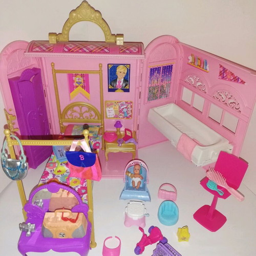 Vnt Barbie doll Hause 2010 like new with many accessories
