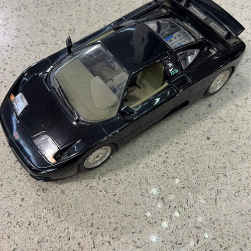 Bugatti EB110 toy car like new, 1/18 scale Bburago
