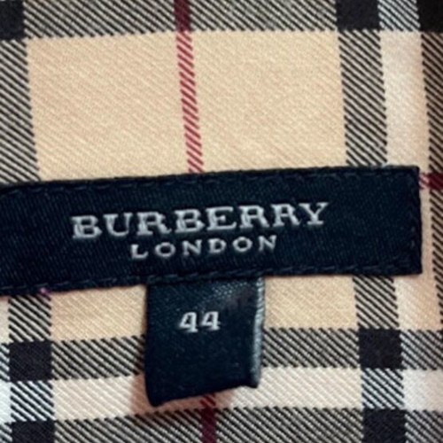 Burberry ροζ πουκάμισο μέγεθος 44 και μαύρο πουκάμισο μέγεθος L σαν καινούργια
