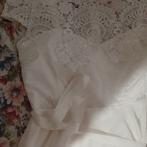 Wedding dress like new, handmade, size large, knee length